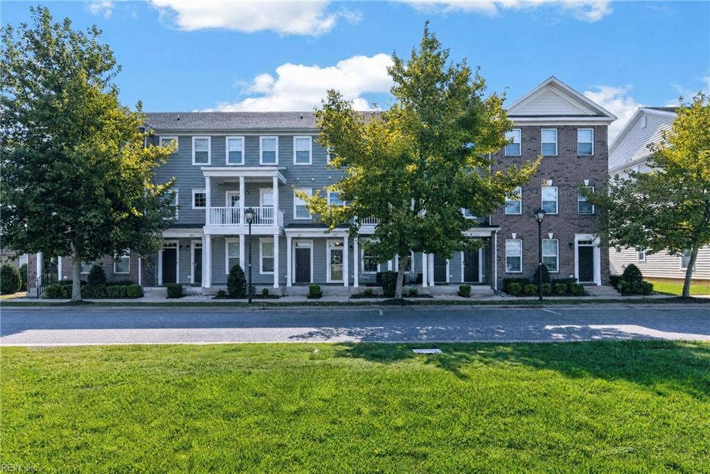 Wide, uninterrupted view of 309 Waterside Drive.