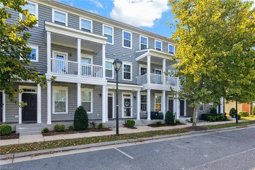 309 Waterside Drive, #37, Hampton, VA 23666