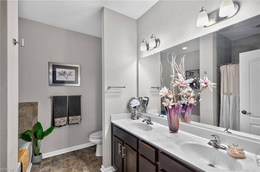 309 Waterside Drive, #37, Hampton, VA 23666
