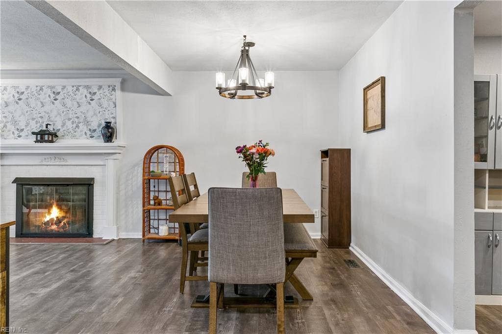 12 Markham Drive, Hampton, VA 23669 12 Markham Drive, Hampton, VA 23669