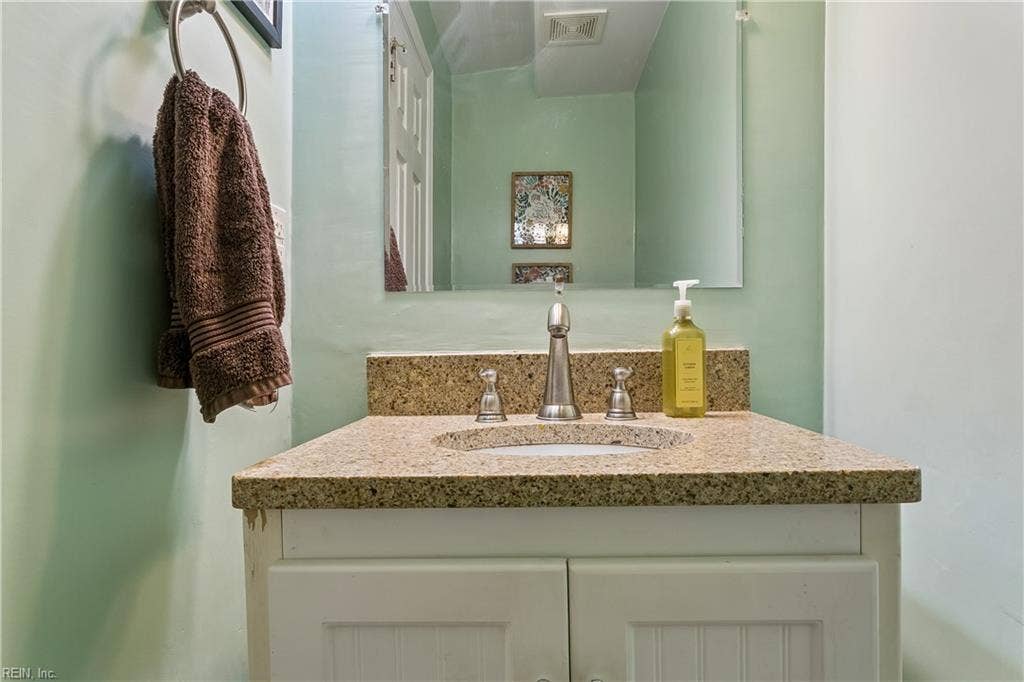 12 Markham Drive, Hampton, VA 23669 Downstairs Half Bathroom