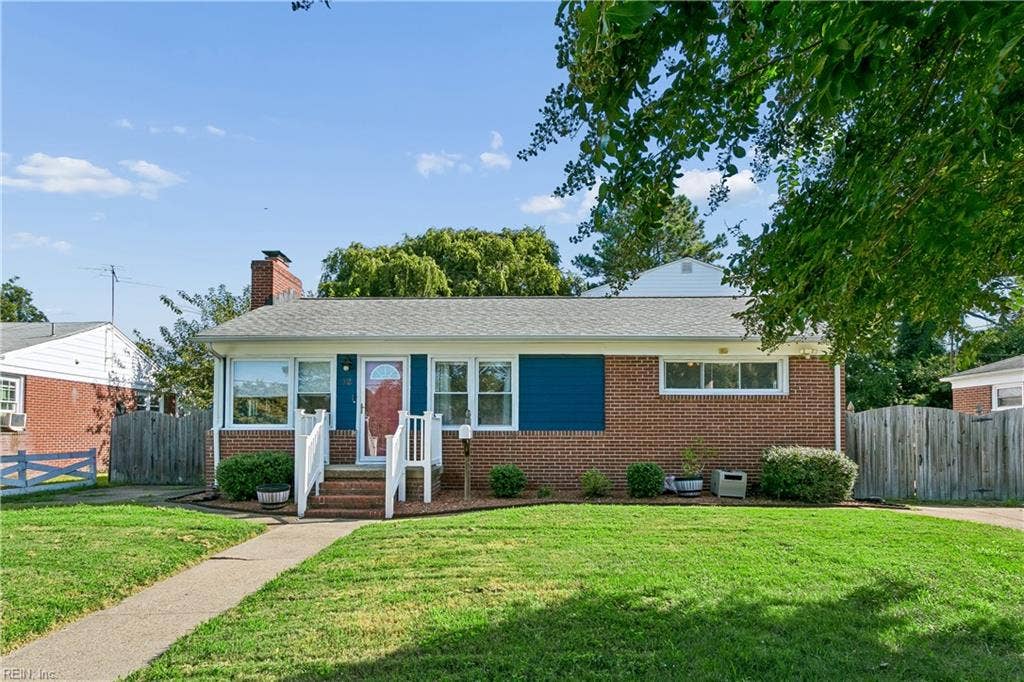 12 Markham Drive, Hampton, VA 23669 Front of Home