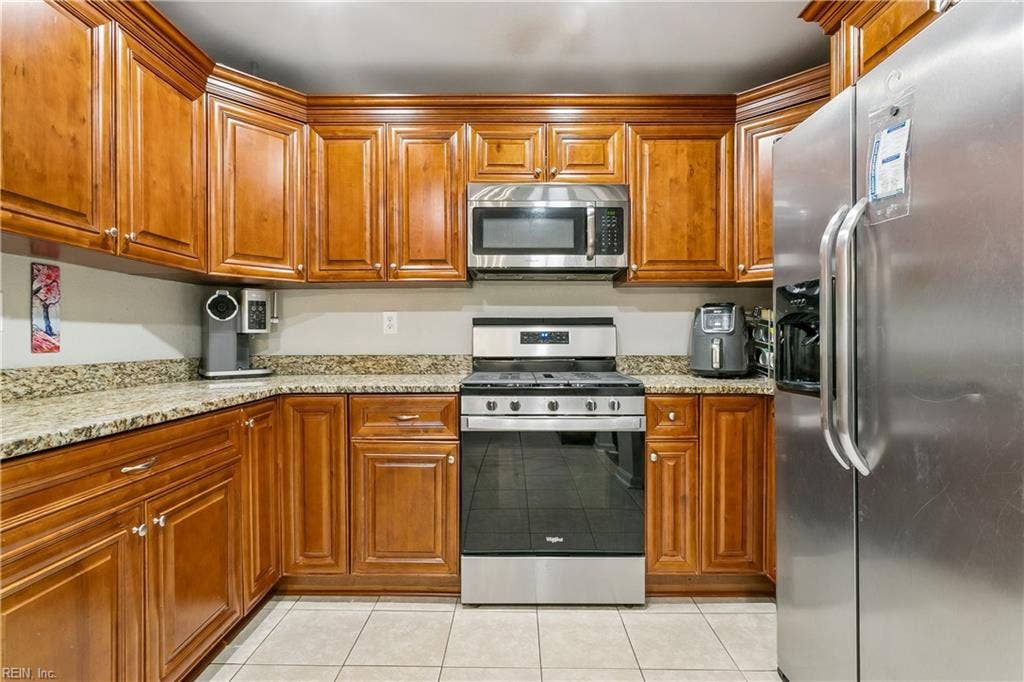 12 Markham Drive, Hampton, VA 23669 12 Markham Drive, Hampton, VA 23669