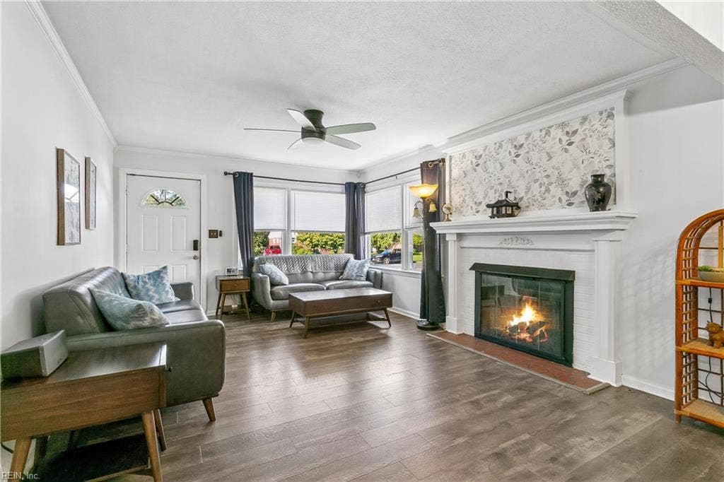 12 Markham Drive, Hampton, VA 23669 12 Markham Drive, Hampton, VA 23669