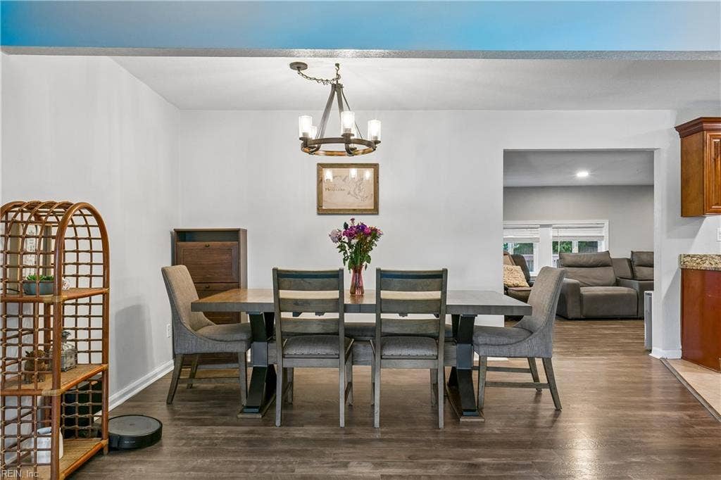 12 Markham Drive, Hampton, VA 23669 Dining Room