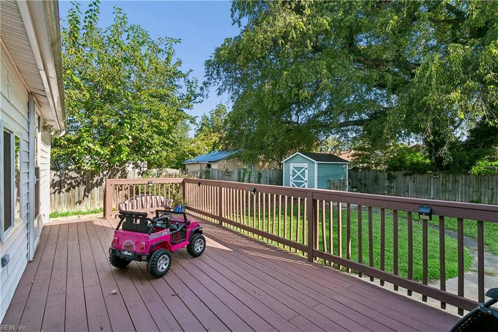 12 Markham Drive, Hampton, VA 23669 Back Deck