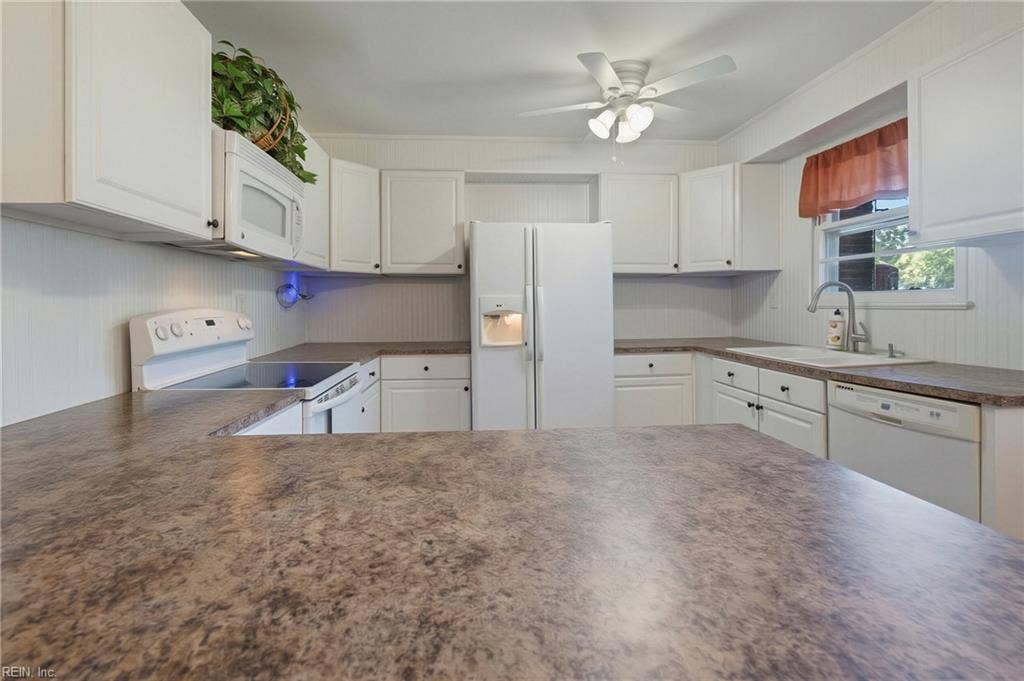 312 Thelmar Lane, Park Manor, Portsmouth, VA 23701 digitally decluttered
