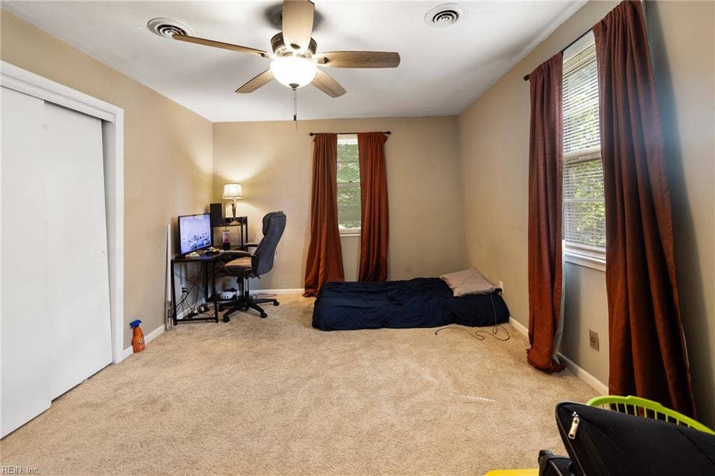 312 Thelmar Lane, Park Manor, Portsmouth, VA 23701 digitally decluttered