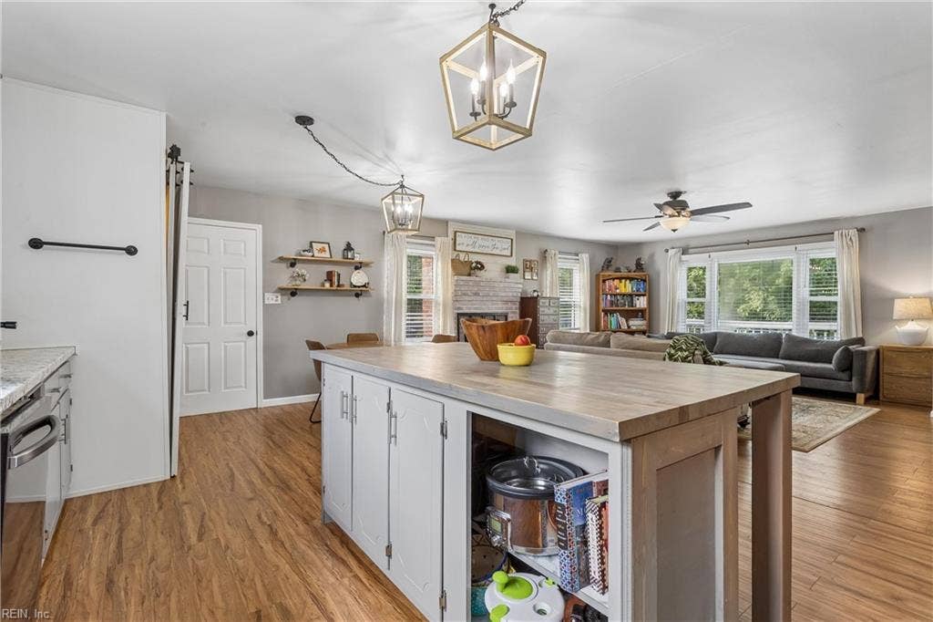 219 Wind Mill Point Road, Hampton, VA 23664 219 Wind Mill Point Road, Hampton, VA 23664