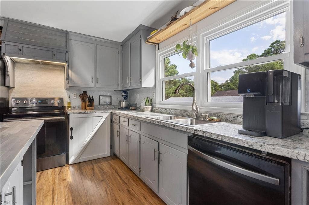 219 Wind Mill Point Road, Hampton, VA 23664 219 Wind Mill Point Road, Hampton, VA 23664