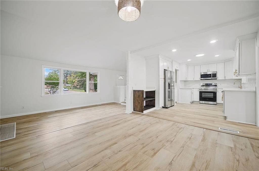 537 Hallmark Drive, Newport News, VA 23606 Dining Room