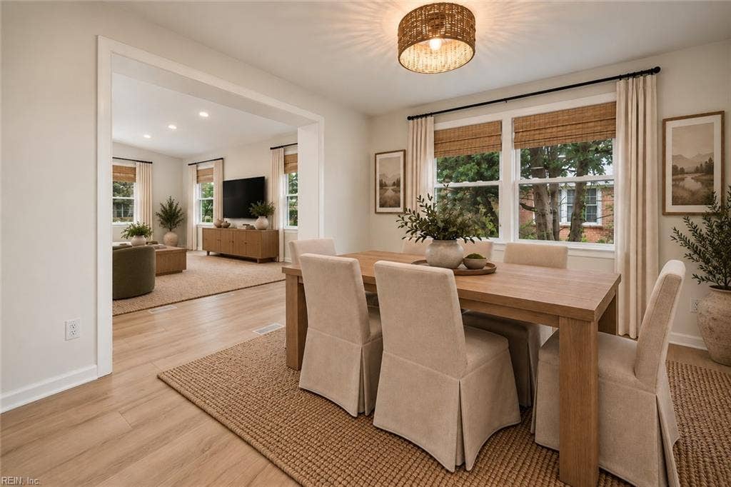 537 Hallmark Drive, Newport News, VA 23606 Dining Room