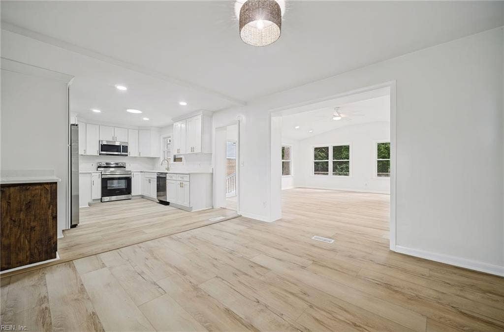 537 Hallmark Drive, Newport News, VA 23606 Dining Room