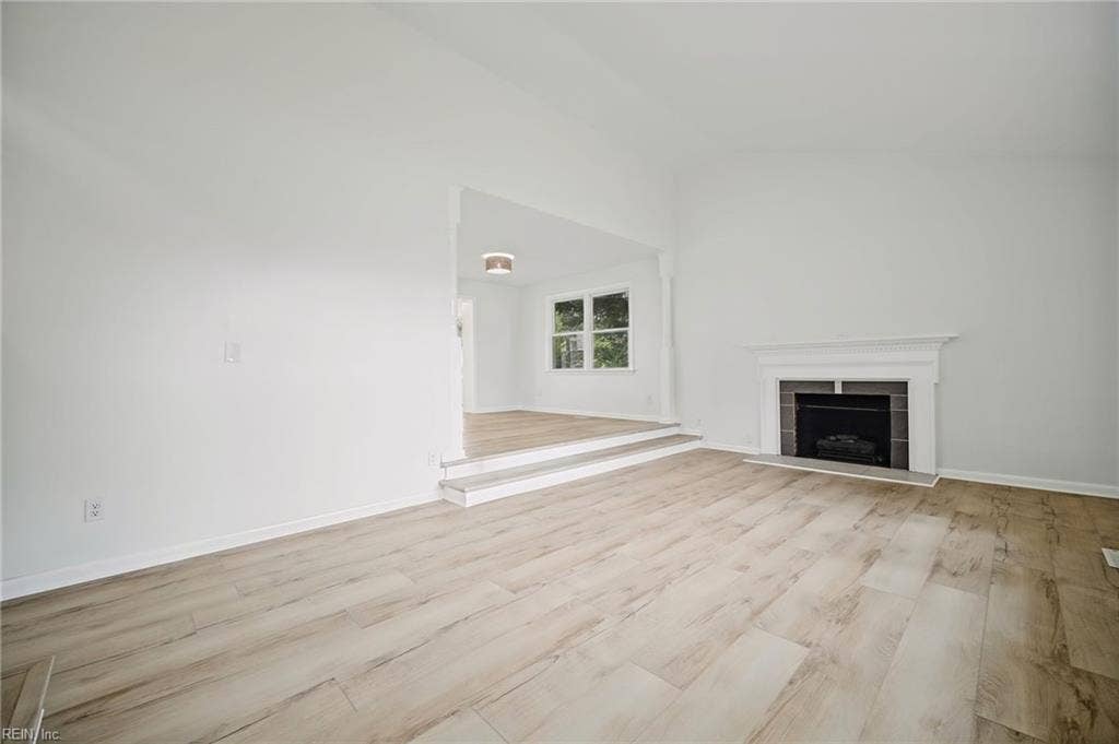 537 Hallmark Drive, Newport News, VA 23606 537 Hallmark Drive, Newport News, VA 23606