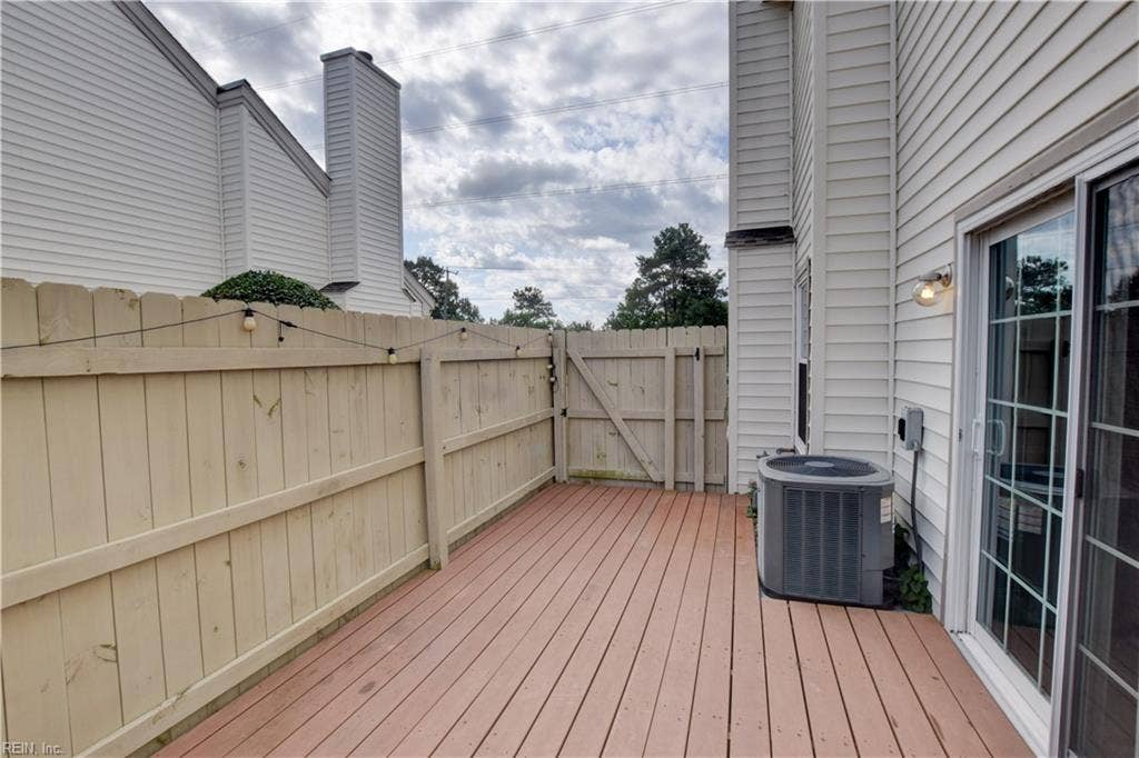 5029 Heathglen Circle, Virginia Beach, VA 23456 5029 Heathglen Circle, Virginia Beach, VA 23456