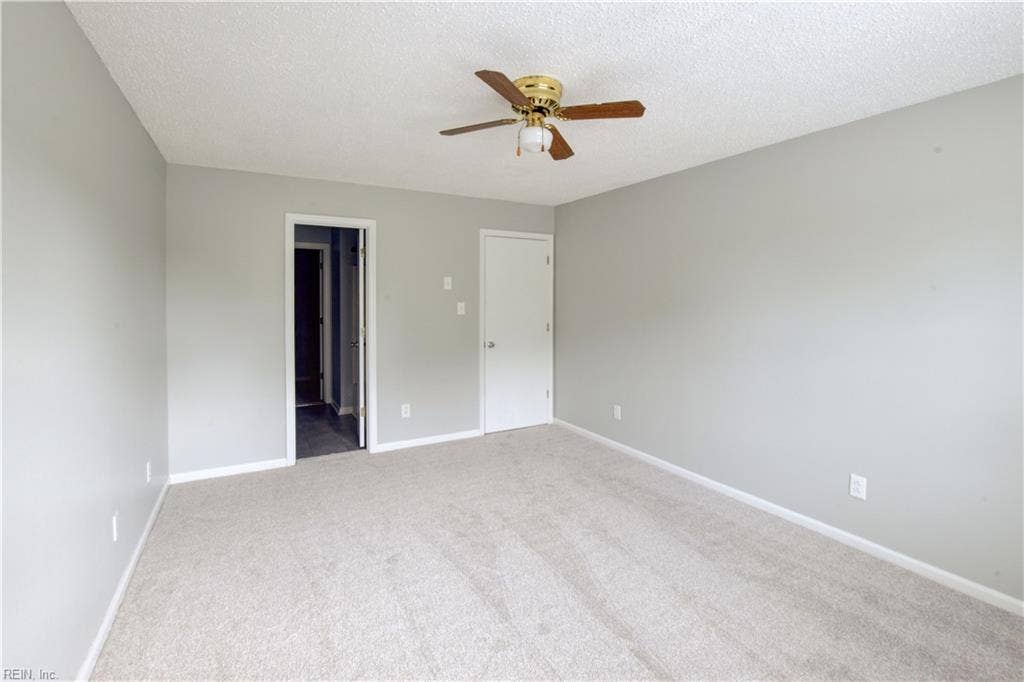 5029 Heathglen Circle, Virginia Beach, VA 23456 5029 Heathglen Circle, Virginia Beach, VA 23456