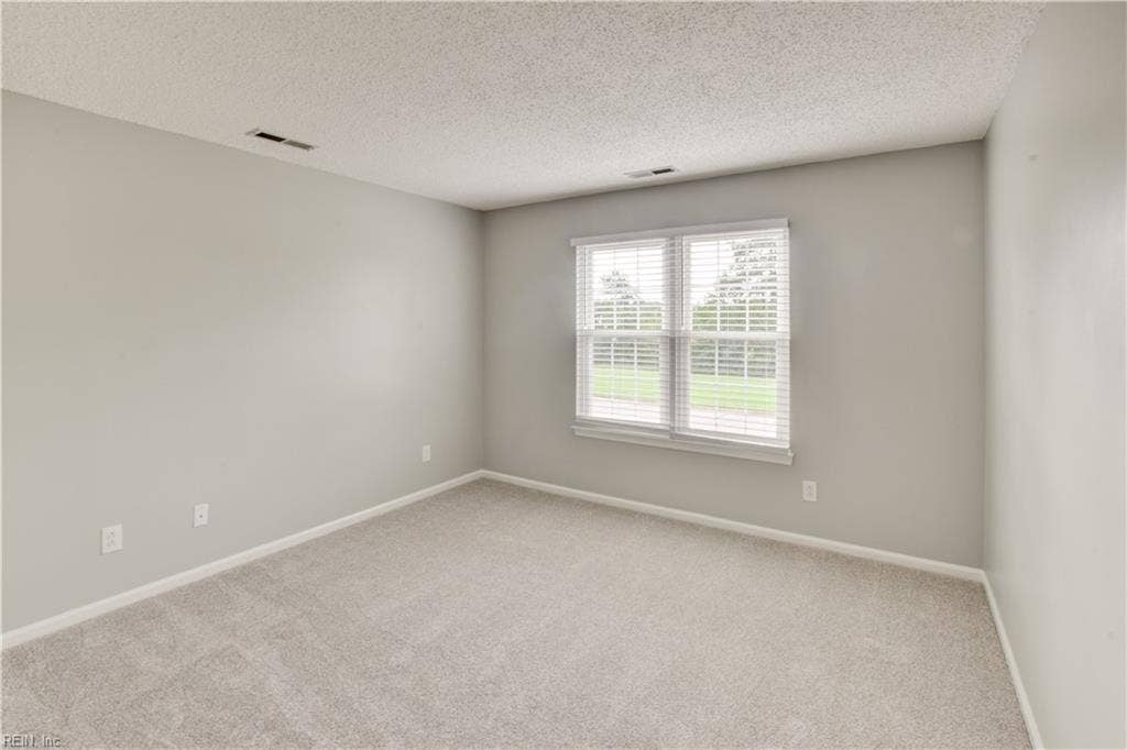 5029 Heathglen Circle, Virginia Beach, VA 23456 5029 Heathglen Circle, Virginia Beach, VA 23456
