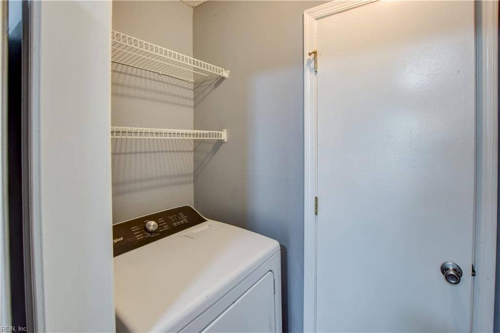 5029 Heathglen Circle, Virginia Beach, VA 23456 5029 Heathglen Circle, Virginia Beach, VA 23456