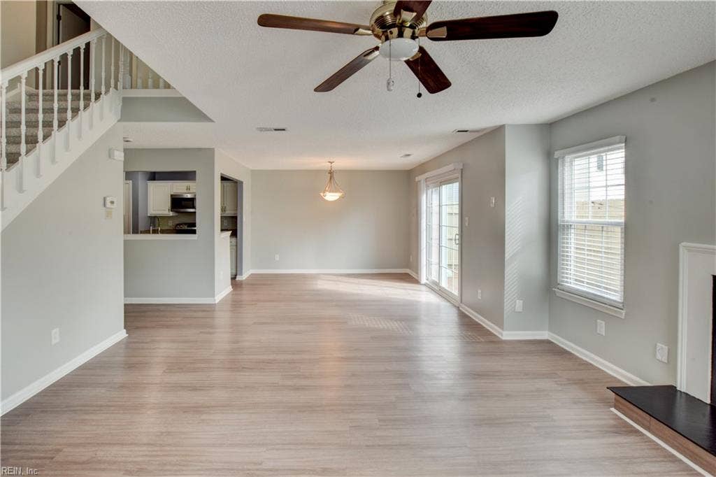 5029 Heathglen Circle, Virginia Beach, VA 23456 5029 Heathglen Circle, Virginia Beach, VA 23456