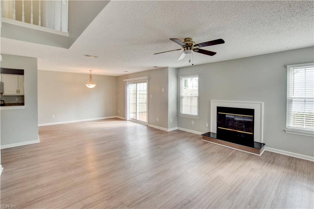5029 Heathglen Circle, Virginia Beach, VA 23456 5029 Heathglen Circle, Virginia Beach, VA 23456