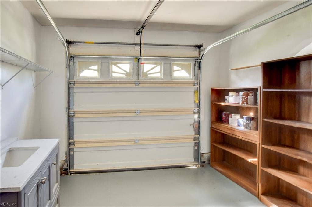 5029 Heathglen Circle, Virginia Beach, VA 23456 5029 Heathglen Circle, Virginia Beach, VA 23456