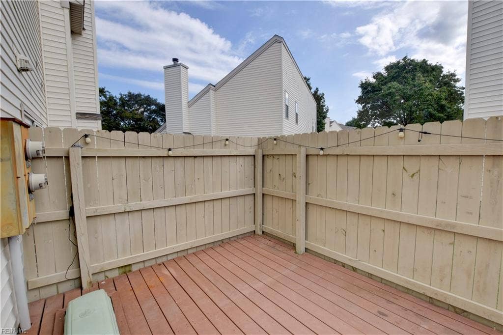 5029 Heathglen Circle, Virginia Beach, VA 23456 5029 Heathglen Circle, Virginia Beach, VA 23456