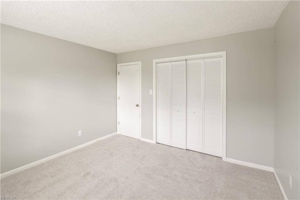 5029 Heathglen Circle, Virginia Beach, VA 23456 5029 Heathglen Circle, Virginia Beach, VA 23456