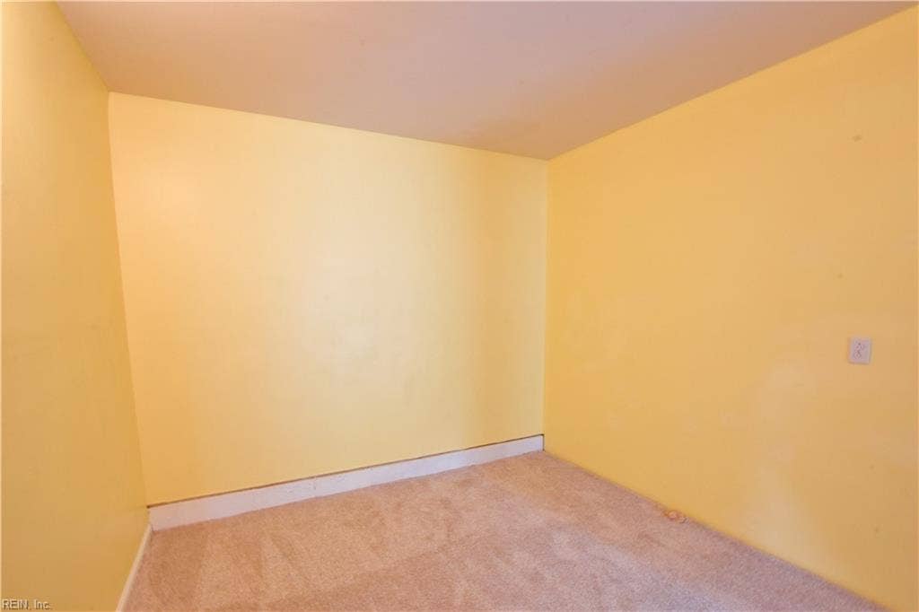 5029 Heathglen Circle, Virginia Beach, VA 23456 5029 Heathglen Circle, Virginia Beach, VA 23456