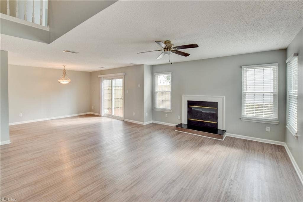 5029 Heathglen Circle, Virginia Beach, VA 23456 5029 Heathglen Circle, Virginia Beach, VA 23456