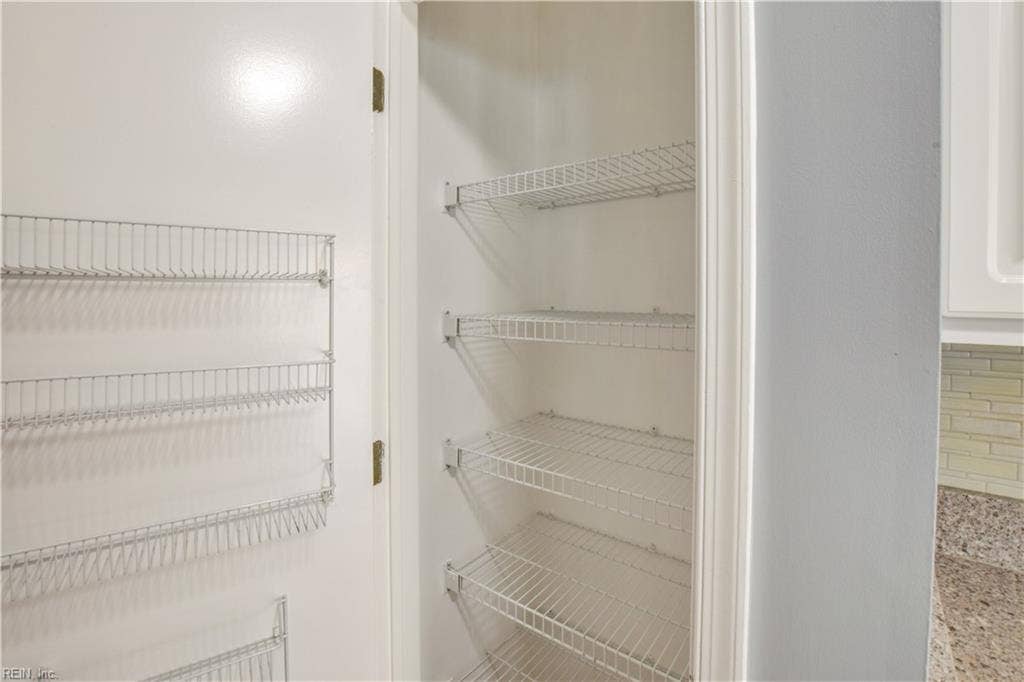 5029 Heathglen Circle, Virginia Beach, VA 23456 5029 Heathglen Circle, Virginia Beach, VA 23456