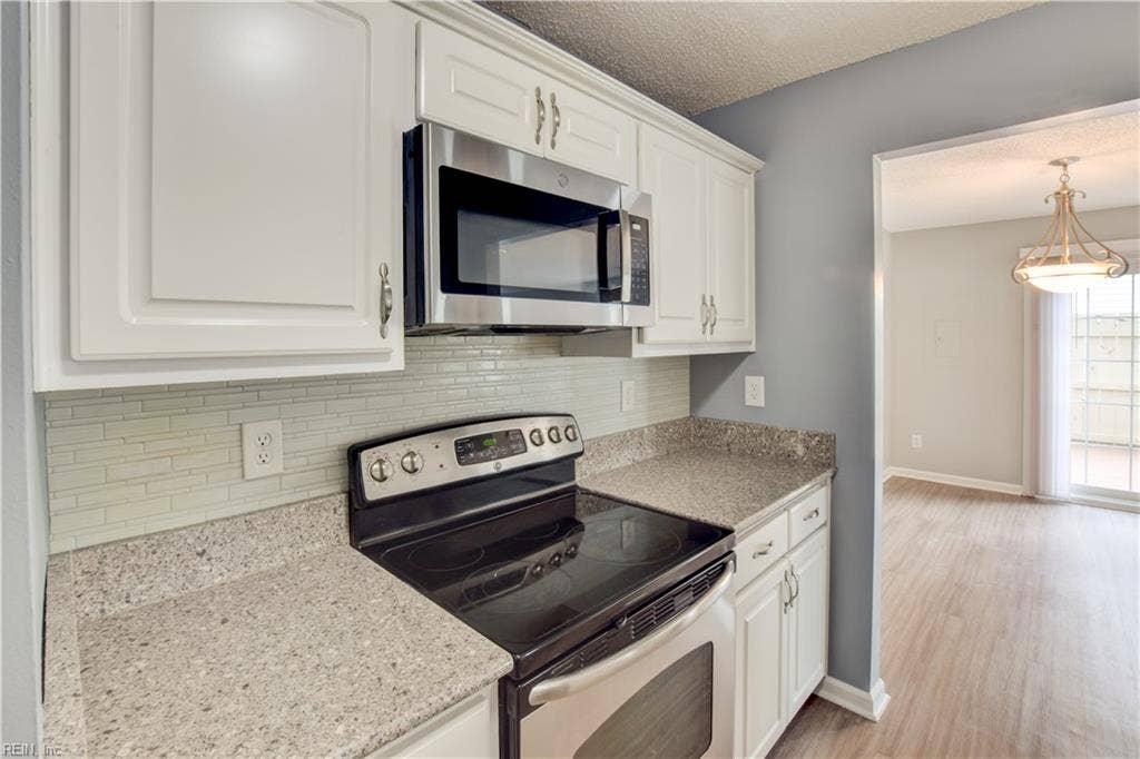 5029 Heathglen Circle, Virginia Beach, VA 23456 5029 Heathglen Circle, Virginia Beach, VA 23456