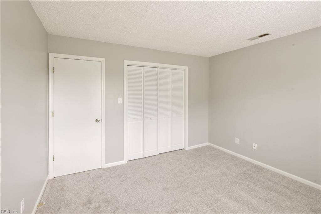 5029 Heathglen Circle, Virginia Beach, VA 23456 5029 Heathglen Circle, Virginia Beach, VA 23456