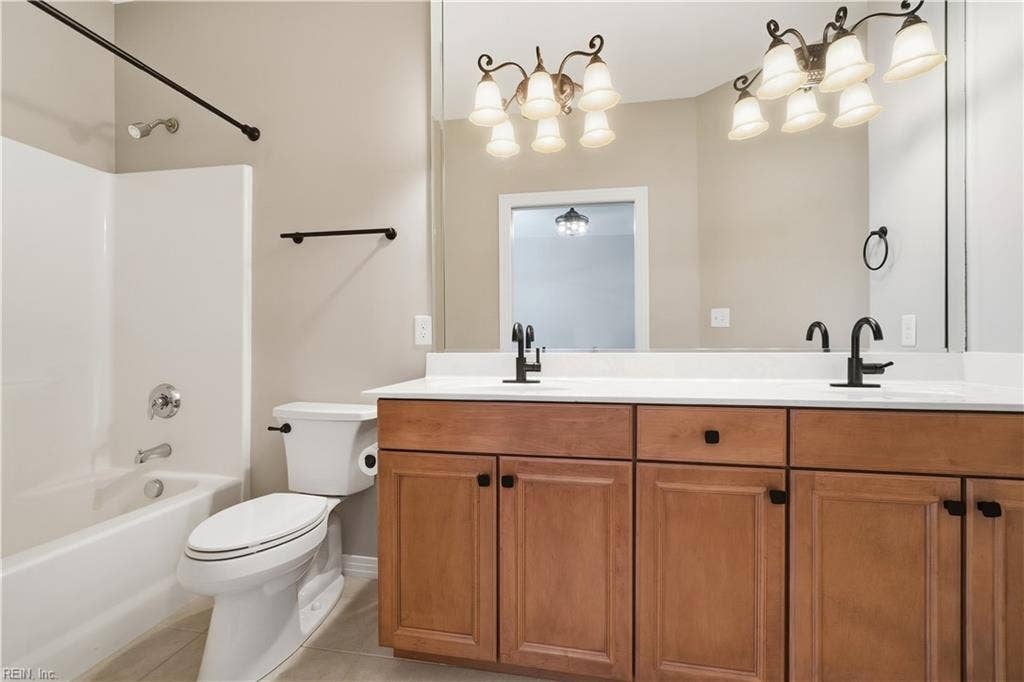 613 Mcrowland Way, Vance Level, Chesapeake, VA 23320 3rd Bedroom with ensuite bathroom.