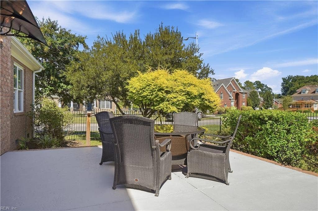 613 Mcrowland Way, Vance Level, Chesapeake, VA 23320 Raised Patio.