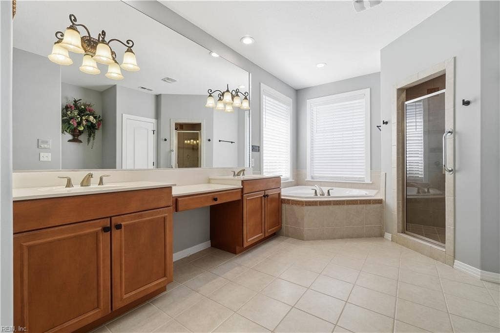613 Mcrowland Way, Vance Level, Chesapeake, VA 23320 Primary bathroom suite.