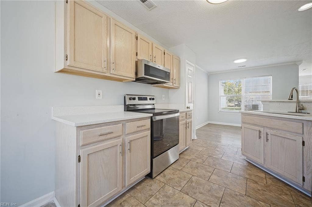 102 Pelican Cove, Newport News, VA 23608 102 Pelican Cove, Newport News, VA 23608