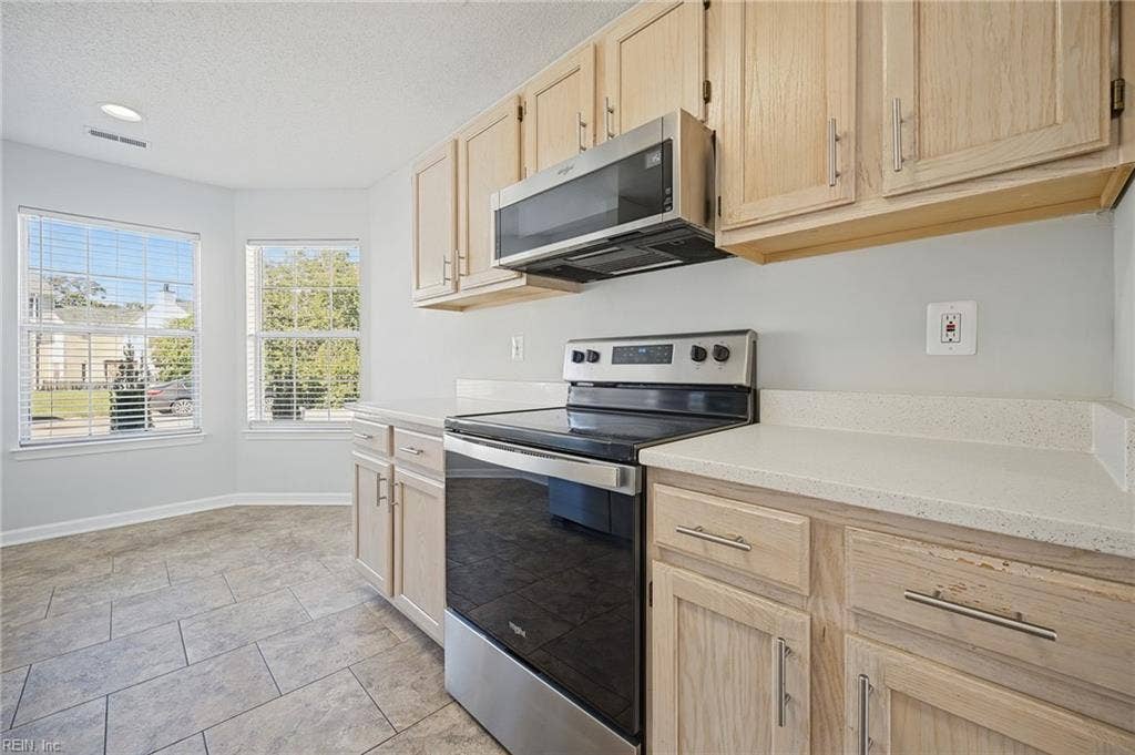 102 Pelican Cove, Newport News, VA 23608 102 Pelican Cove, Newport News, VA 23608