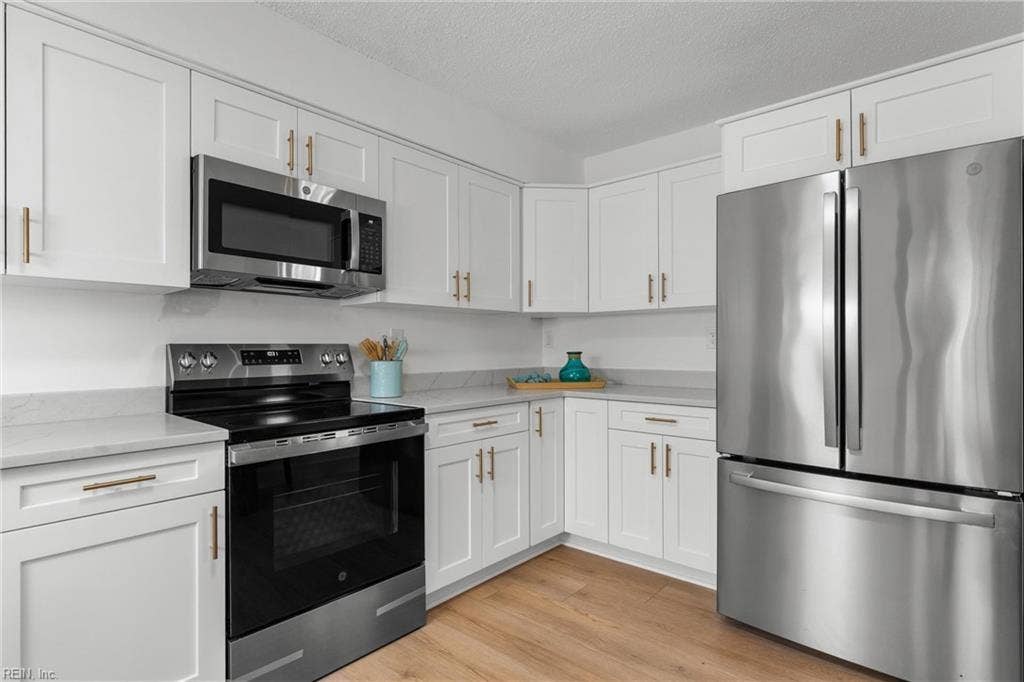 2145 Whispering Sands Lane, Mariners Landing, Virginia Beach, VA 23455