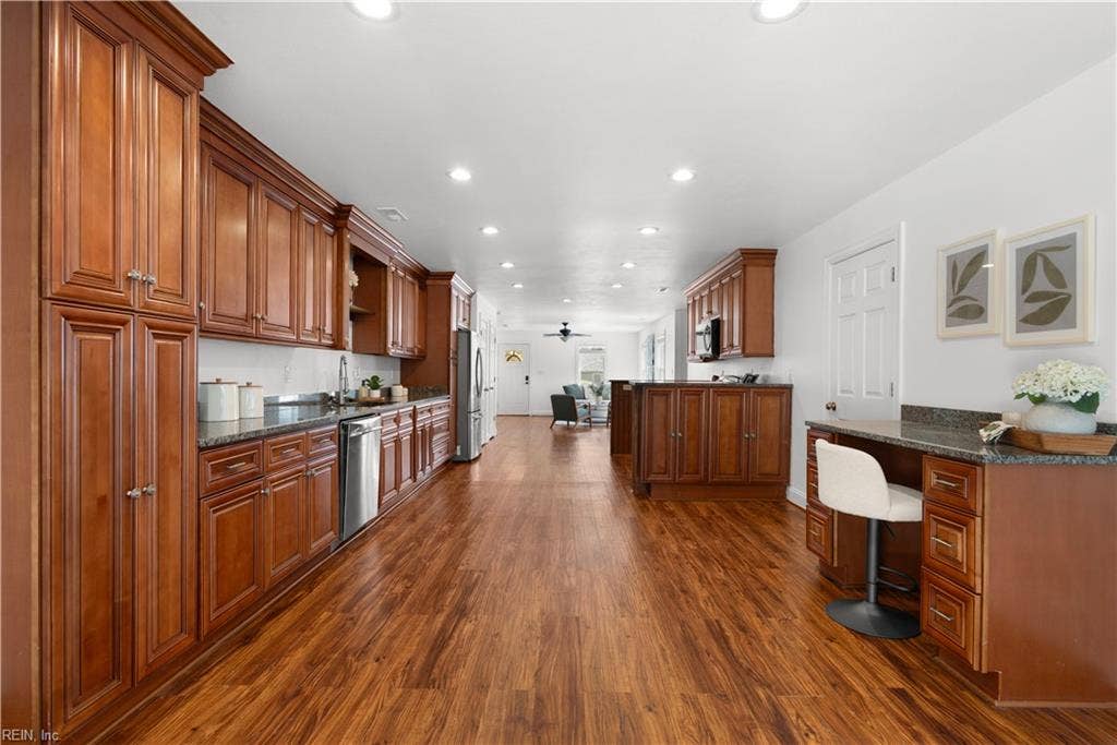 657 Johnson Street, Virginia Beach, VA 23452