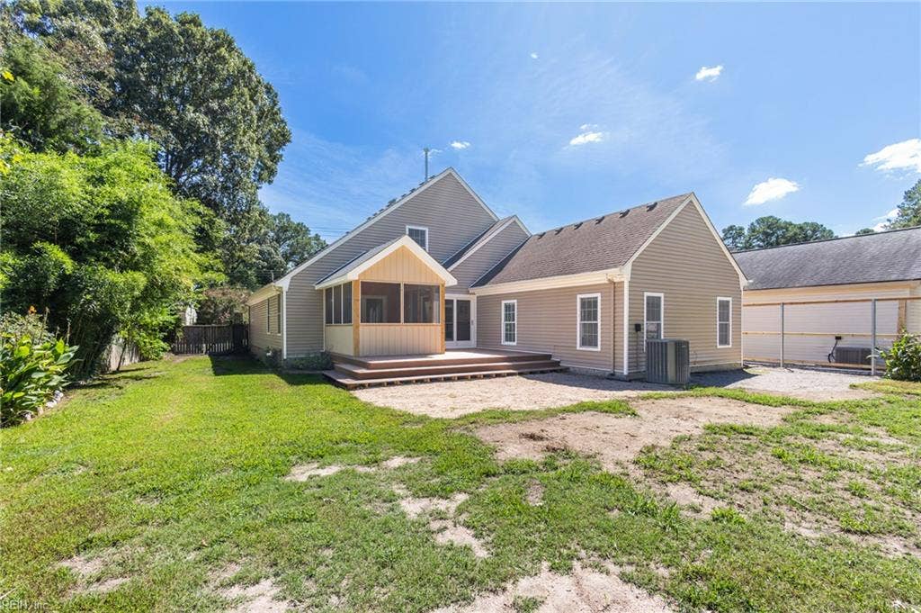 657 Johnson Street, Virginia Beach, VA 23452