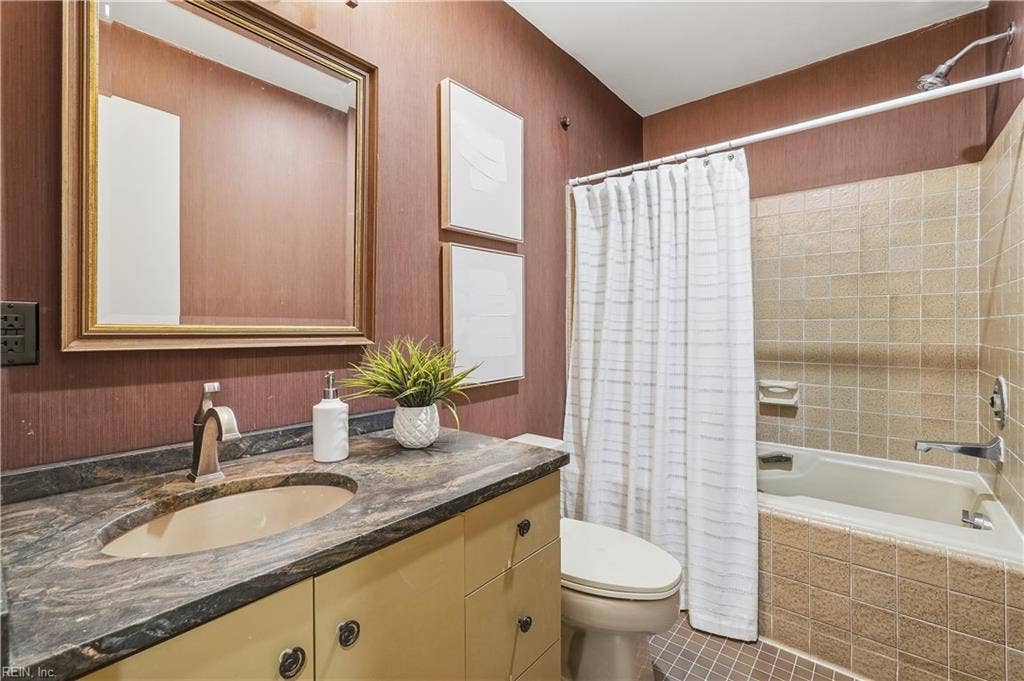 1882 Cherry Grove Road N, Suffolk, VA 23432 1882 Cherry Grove Road N, Suffolk, VA 23432