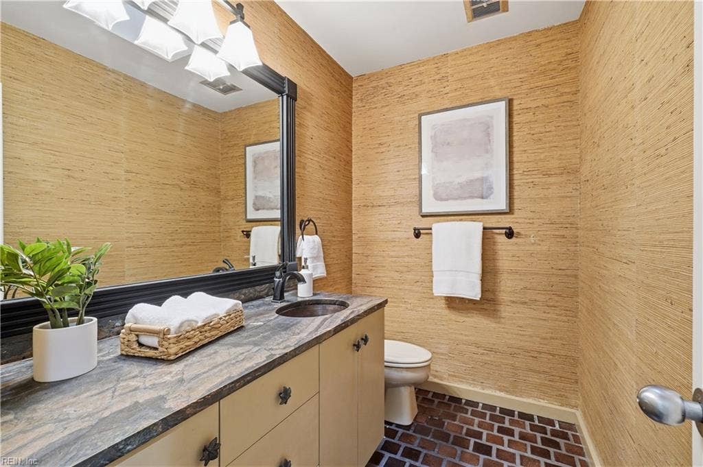 1882 Cherry Grove Road N, Suffolk, VA 23432 1882 Cherry Grove Road N, Suffolk, VA 23432
