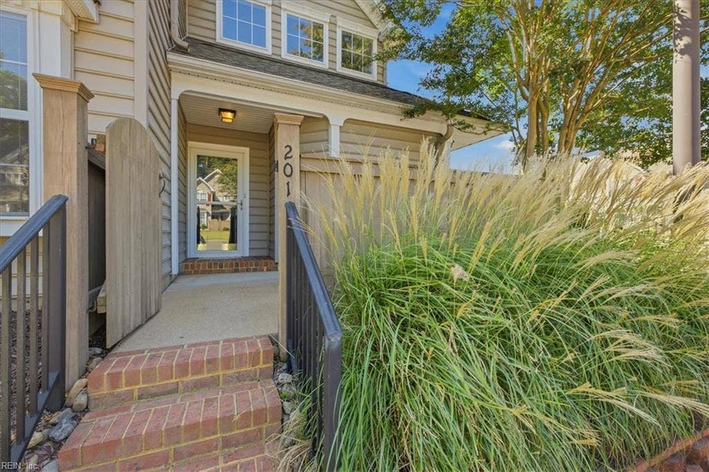 201 Bristol Common, Bristol Commons, Williamsburg, VA 23188