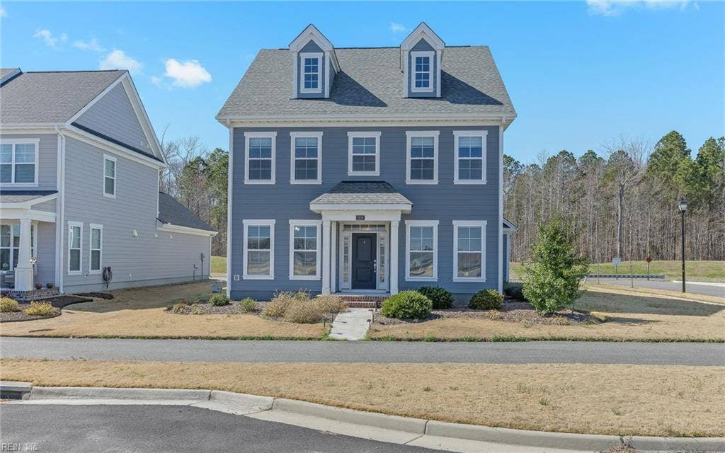 2216 Hampton Roads Parkway, Chesapeake, VA 23321