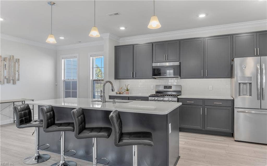 2216 Hampton Roads Parkway, Chesapeake, VA 23321