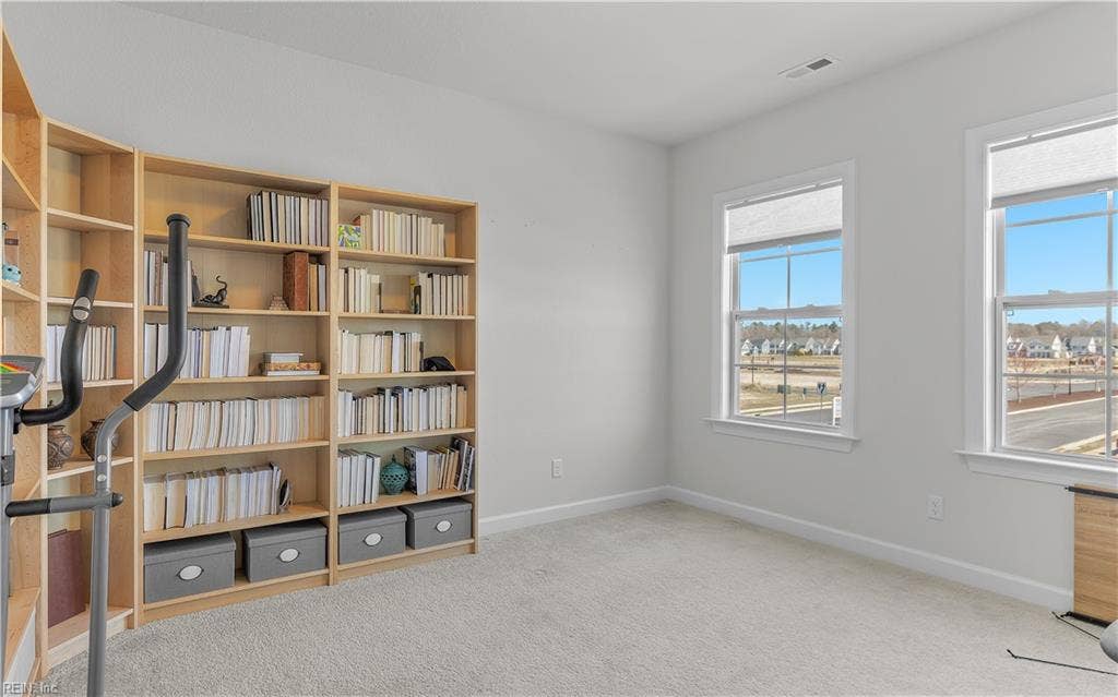 2216 Hampton Roads Parkway, Chesapeake, VA 23321