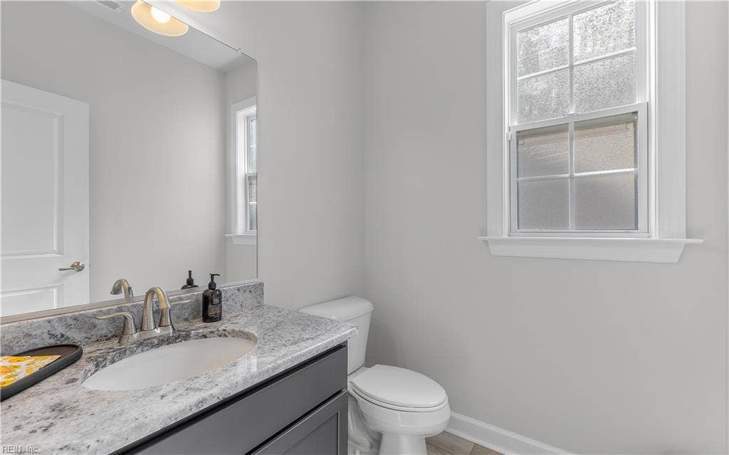 2216 Hampton Roads Parkway, Chesapeake, VA 23321