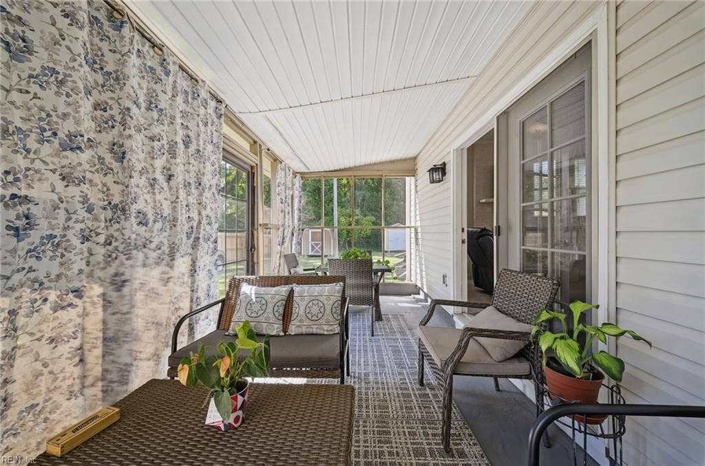 screened in porch