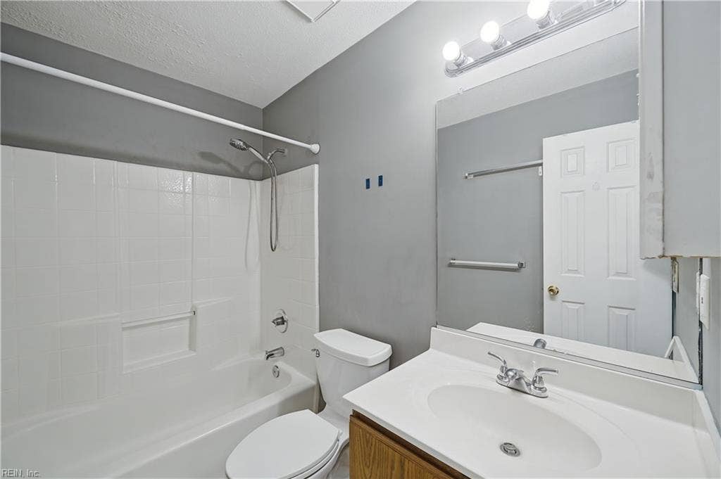 609 McLaw Drive, Newport News, VA 23608 609 McLaw Drive, Newport News, VA 23608