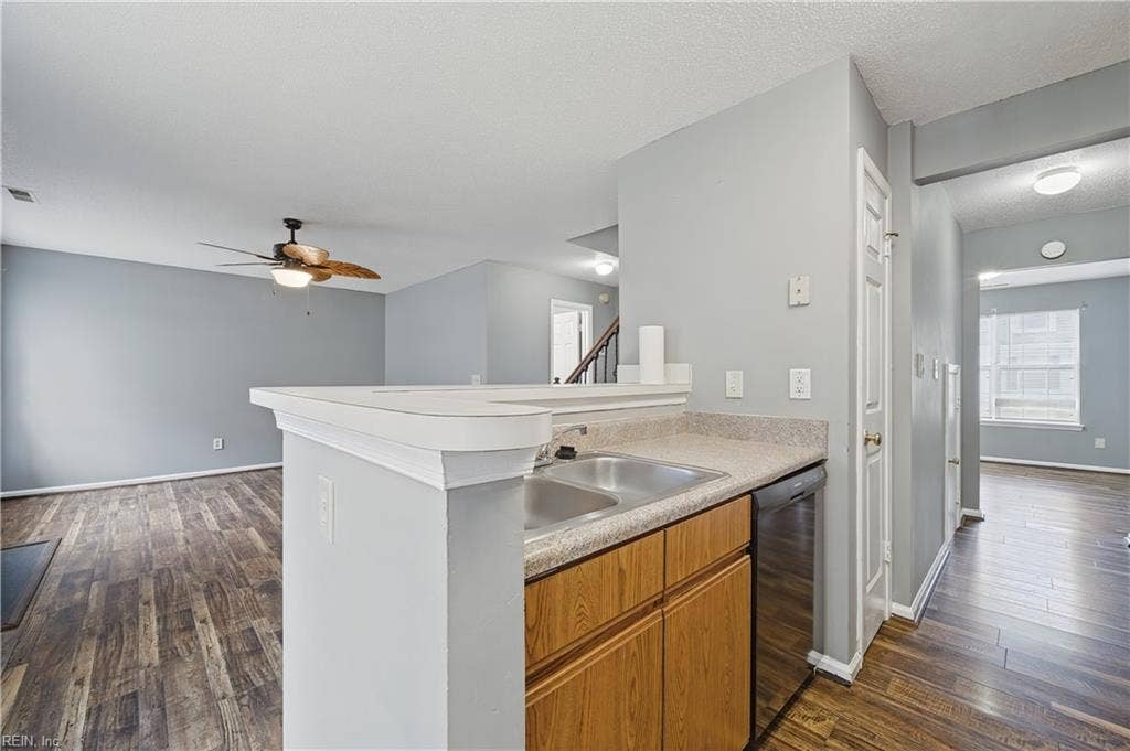 609 McLaw Drive, Newport News, VA 23608 609 McLaw Drive, Newport News, VA 23608